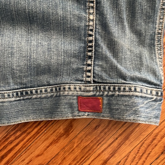 Joie Denim jacket. Large - Picture 6 of 6